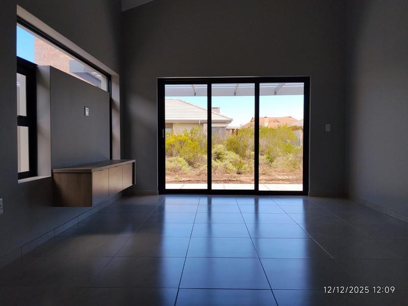 To Let 3 Bedroom Property for Rent in Paradise Coast Western Cape